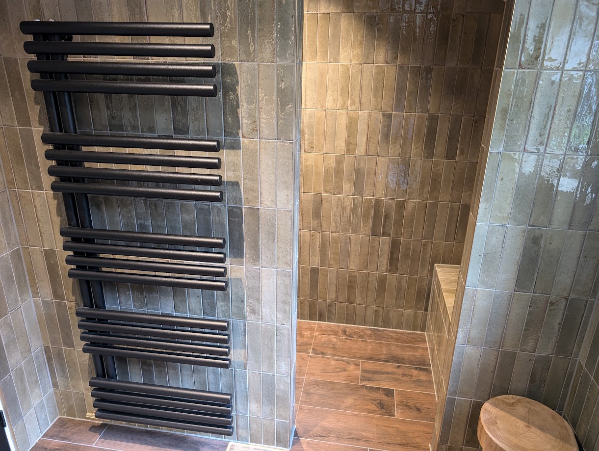 walk-in shower ideas for small bathrooms